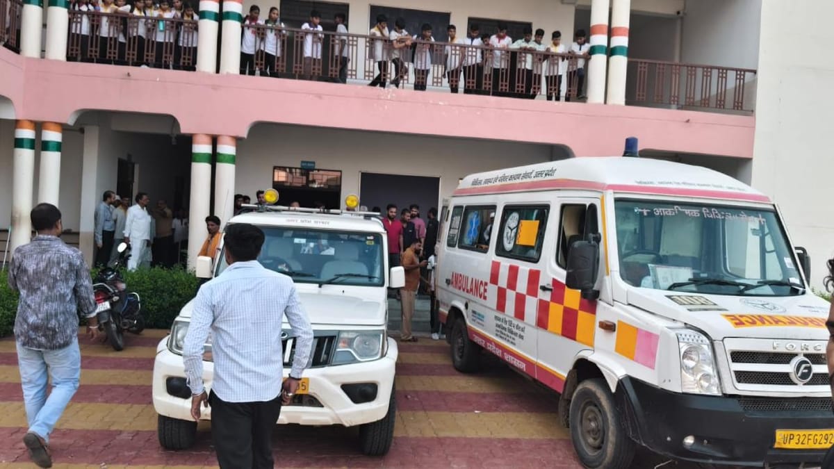 Lalitpur: अटल आवासीय विद्यालय के बड़ी संख्या में बच्चे हुए फूड प्वाइजनिंग का शिकार, प्रशासन में मचा हड़कंप