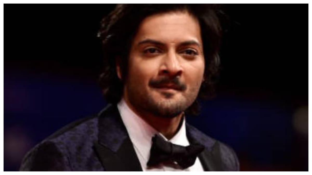 अली फजल ने पियानो बजाकर बेटी जुनेरा को दी जन्मदिन की बधाई, देखें वायरल वीडियो