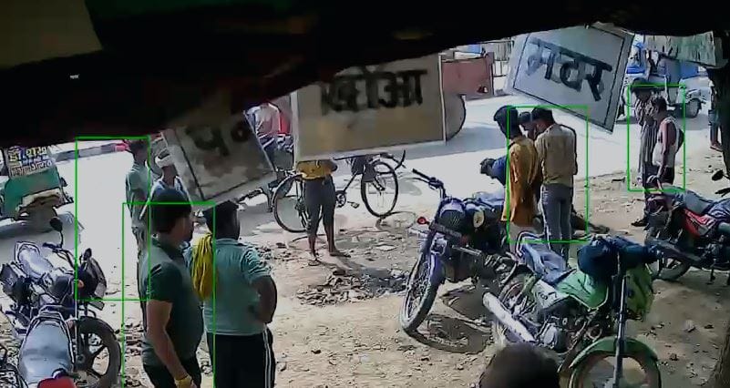 Three Bullet-Riding Youths Assault Man on Road in Agra CCTV Video Goes Viral