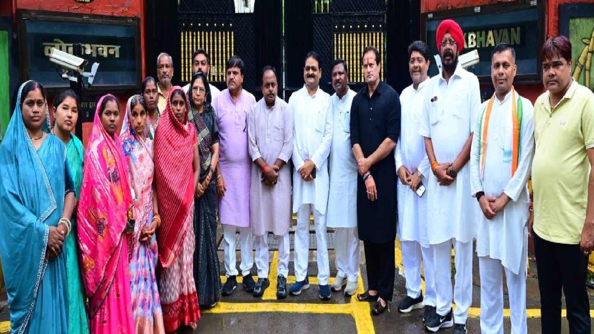 नकटी बुलडोजर एक्शन को लेकर कांग्रेस पहुंची राजभवन