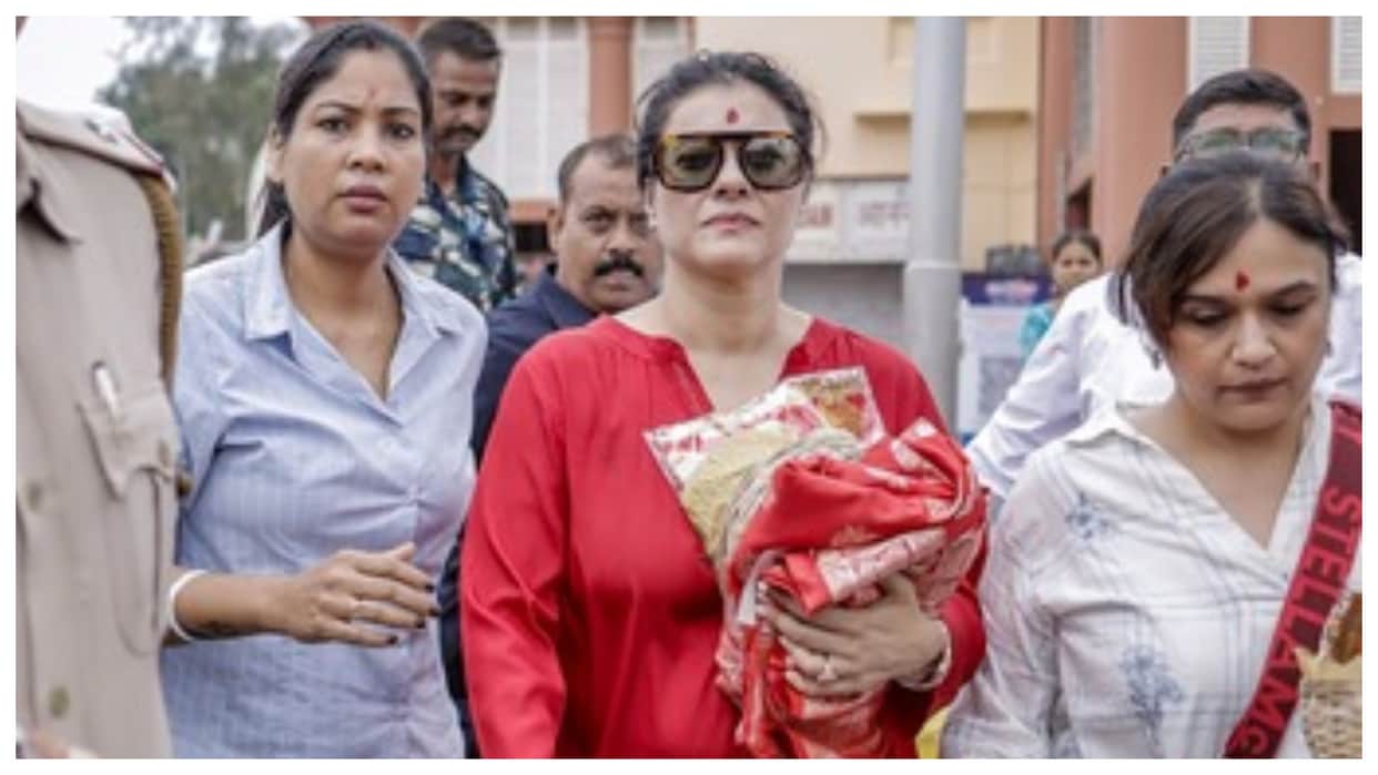 Kajol offers prayers at Kolkata iconic Dakshineswar Kali temple