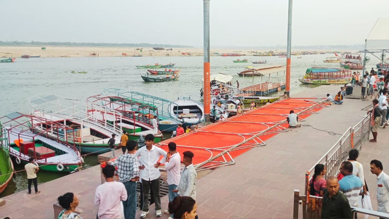 Ganga water level rose by 0.3 meters in Kashi Aarti venue removed from Lalita Ghat in Varanasi