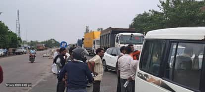 Truck drags cyclist for 10 metres on Kanpur-Jhansi Highway, labourer dies; driver caught by locals