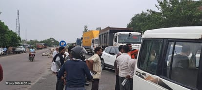 Truck drags cyclist for 10 metres on Kanpur-Jhansi Highway, labourer dies; driver caught by locals