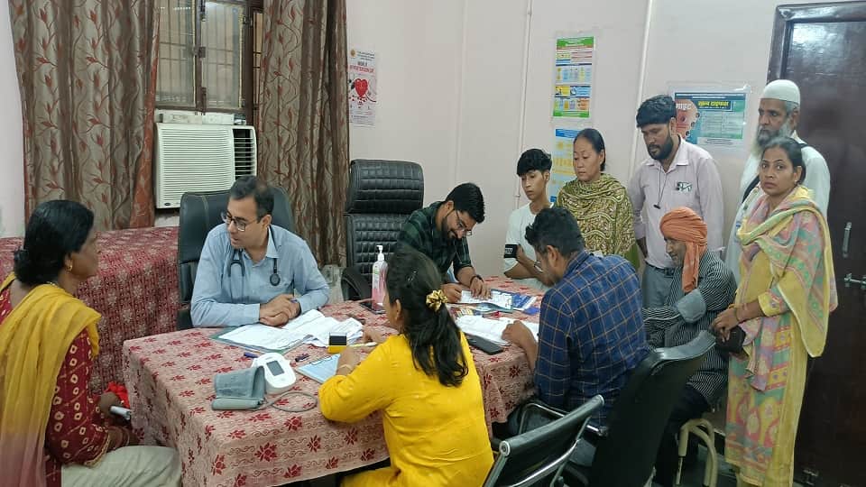 Scorching Heat and Humidity Trigger Health Issues, Patient Numbers Rise in Agra