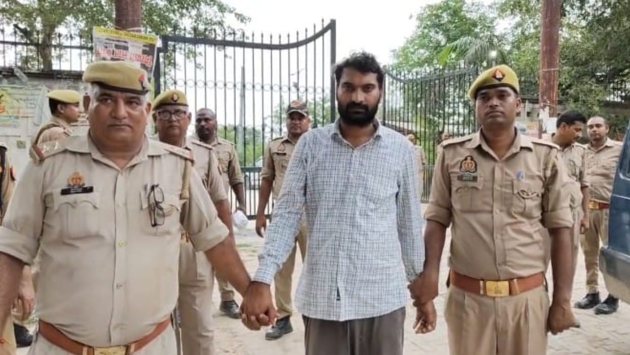 Bhadohi police arrested criminal carrying reward of ₹25,000 in land encroachment case