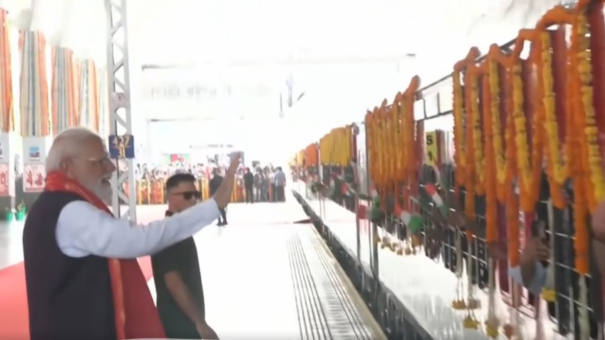 PM Modi in Punjab Live: पंजाब में 5470 करोड़ की परियोजनाओं का उद्घाटन, पीएम ने दो ट्रेनों को दिखाई हरी झंडी