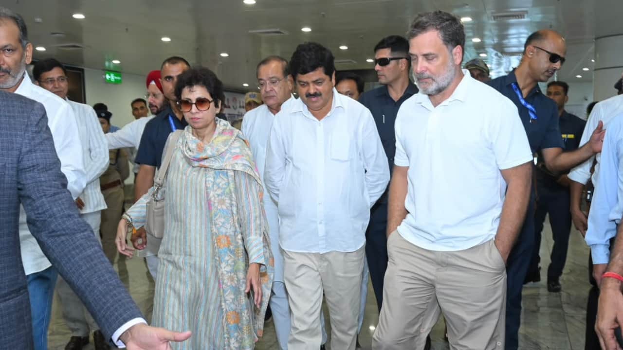Rahul Gandhi Dehradun Visit Unemployed Youth Wears Academic Degrees Around Neck at Chhatron Ki Goonj Event