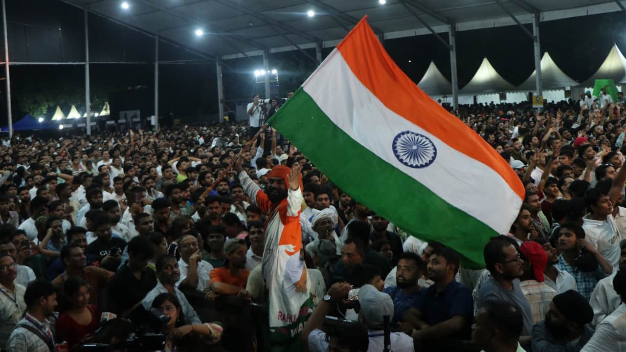 Rahul Gandhi Grand Stage Entry Students Impressed Unique Style Beyond Politics Chhatron Ki Goonj Dehradun