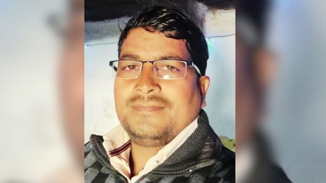 Varanasi Accident DCM truck rams into dumper Ring Road driver killed body extricated cutting open cabin