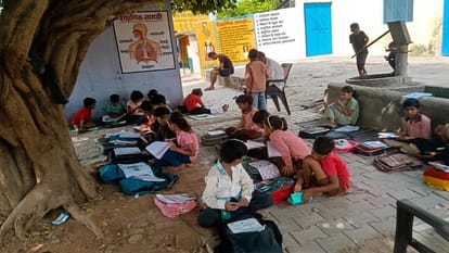 Condition of government school in Hathras