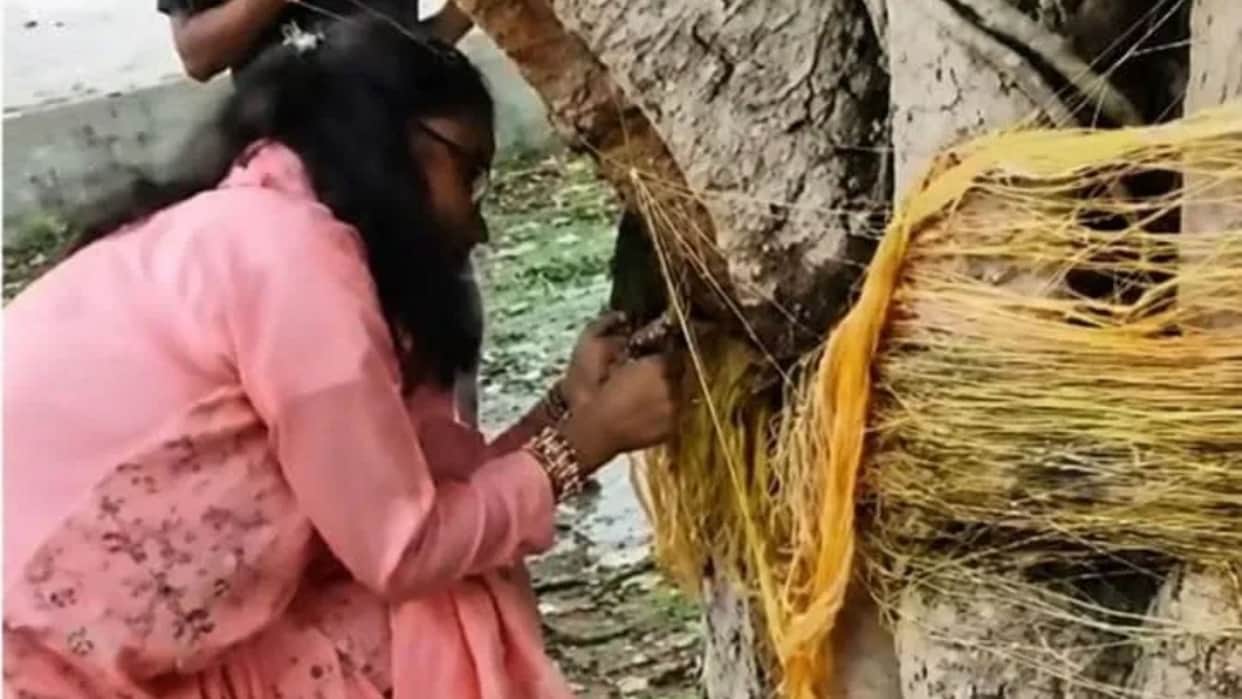 Teacher suspended in Siwan for allegedly cutting Vat Savitri threads and using abusive language