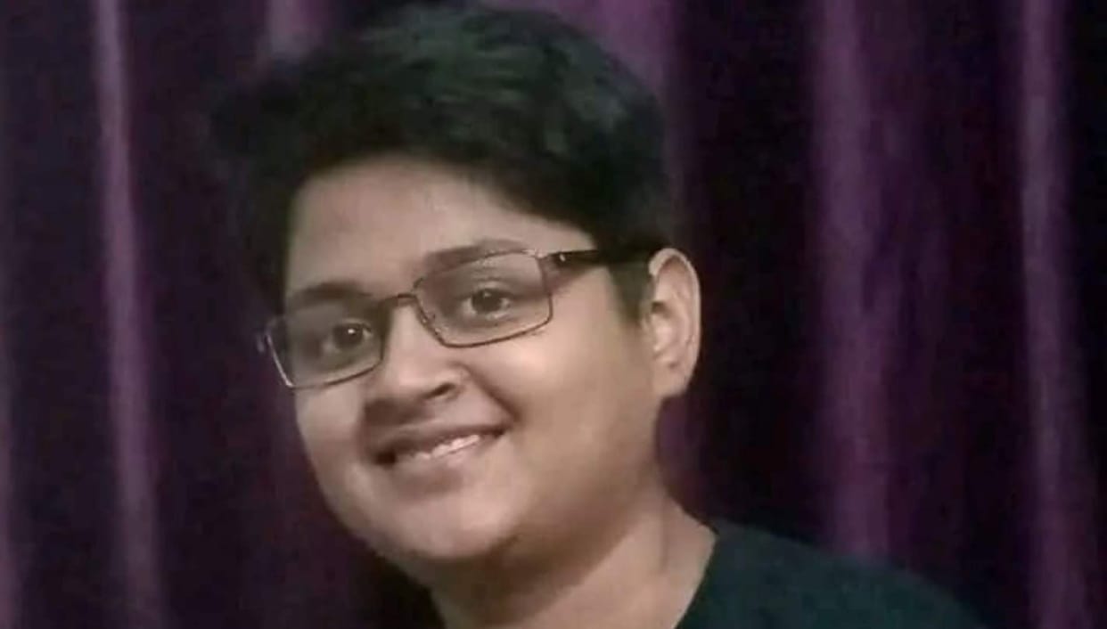 NEET Achiever Amar Prayant Emotional After Securing AIR 1938: 'Wish I Was a Doctor in 2020 to Save My Father