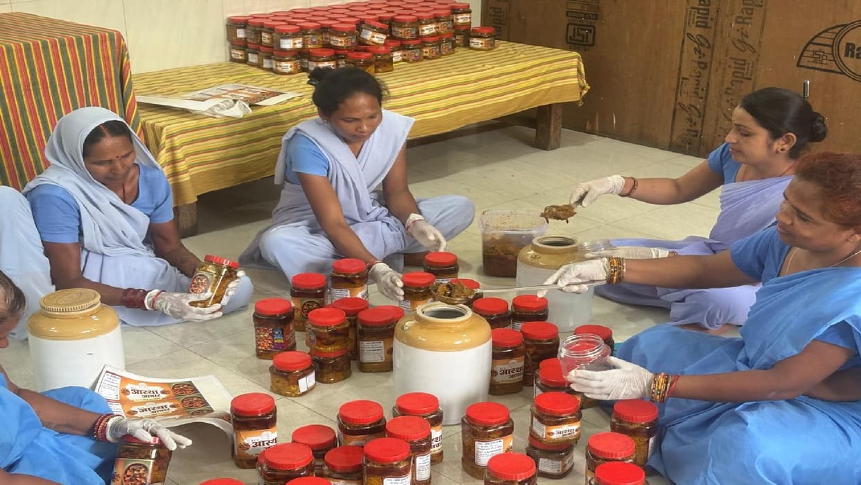 Chhattisgarh: Female prisoners inmates being transformed through 'Nishchay'; making pickles and earning money