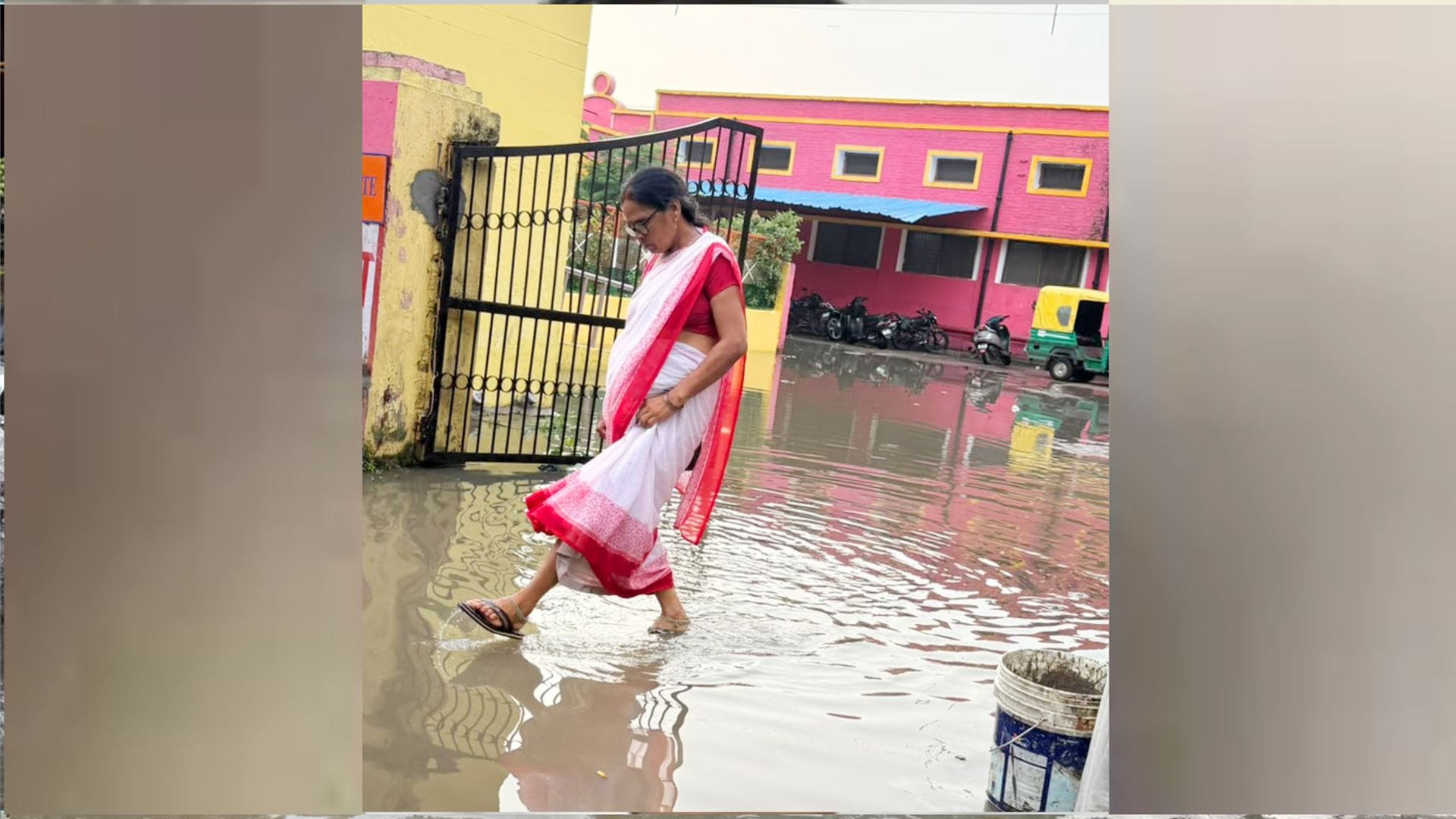 Nine drains overflow after heavy rain in Gorakhpur,Waterlogged roads