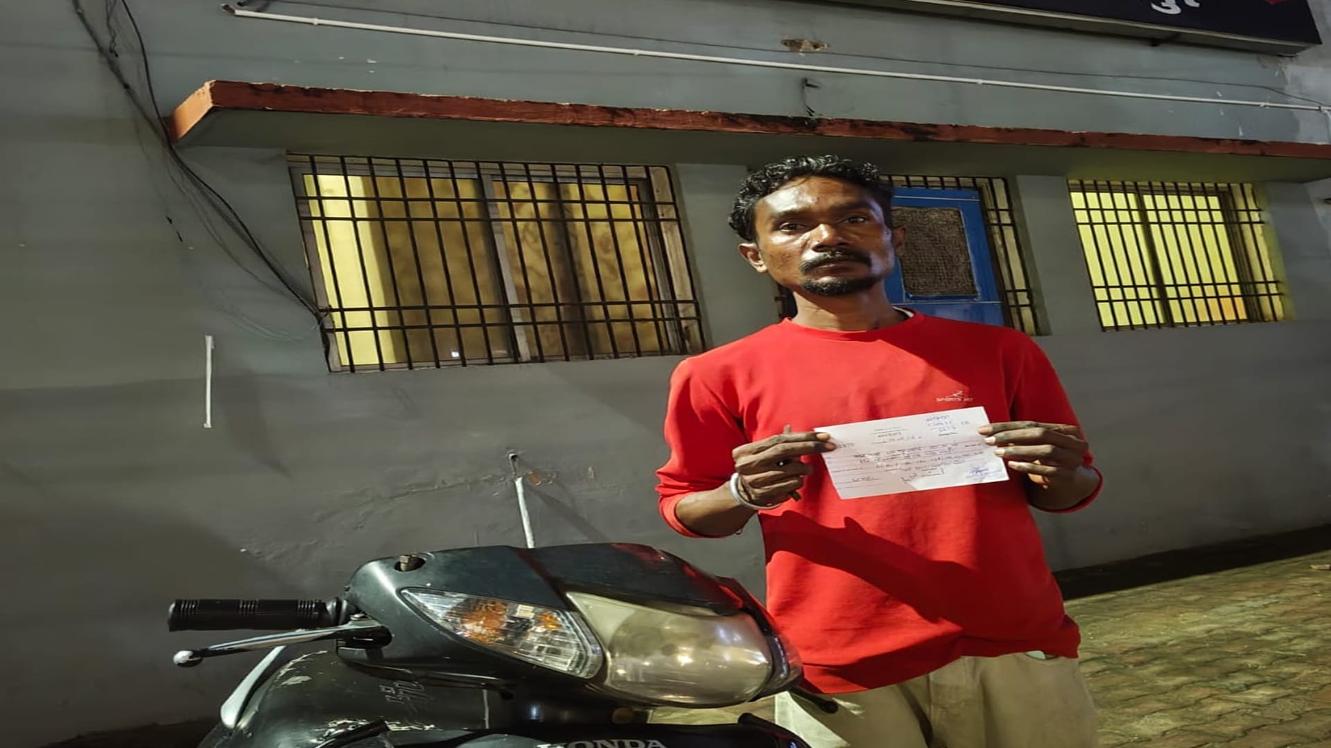 एक बाइक पर चार सवारी और स्टंटबाजी पड़ी भारी