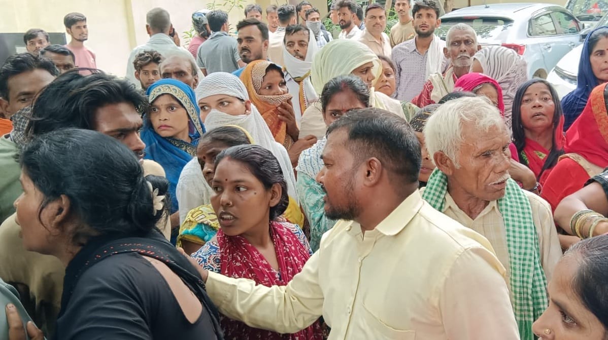 Kanpur Painter dies under suspicious circumstances; sisters accuse wife of murder sparking a massive uproar
