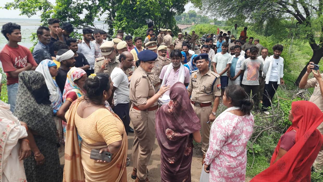 Mahoba Murder Temple priest brutally murdered beaten to death with sticks and clubs blood soaked body found