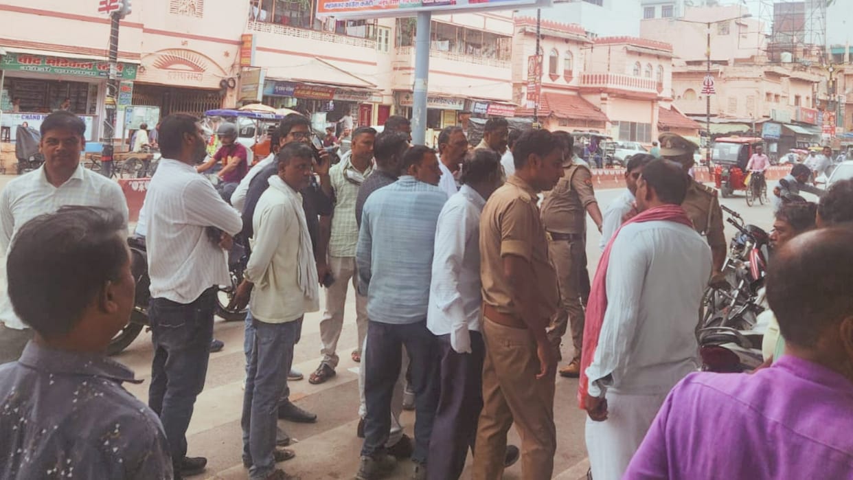 Varanasi Contract worker dies electrocution carrying out electrical work department accused of negligence