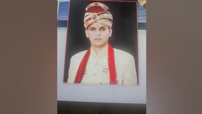 सांप से डसवाकर पति का कत्ल: पोस्टमार्टम न कराने की जिद पर अड़ी थी दामिनी, मौत के बाद प्रेमी संग किया था ये काम Meerut Snake Murder Husband murdered by snakebite Wife Damini insisted against post-mortem lover Tushar