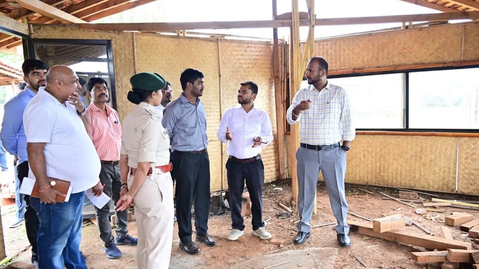 पर्यटन स्थलों का होगा कायाकल्प, कलेक्टर ने जायजा लिया