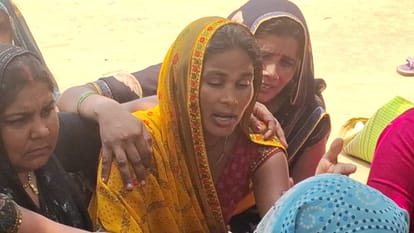 Final rites uniform of Yogendra remains were never recovered family demands agent be hanged