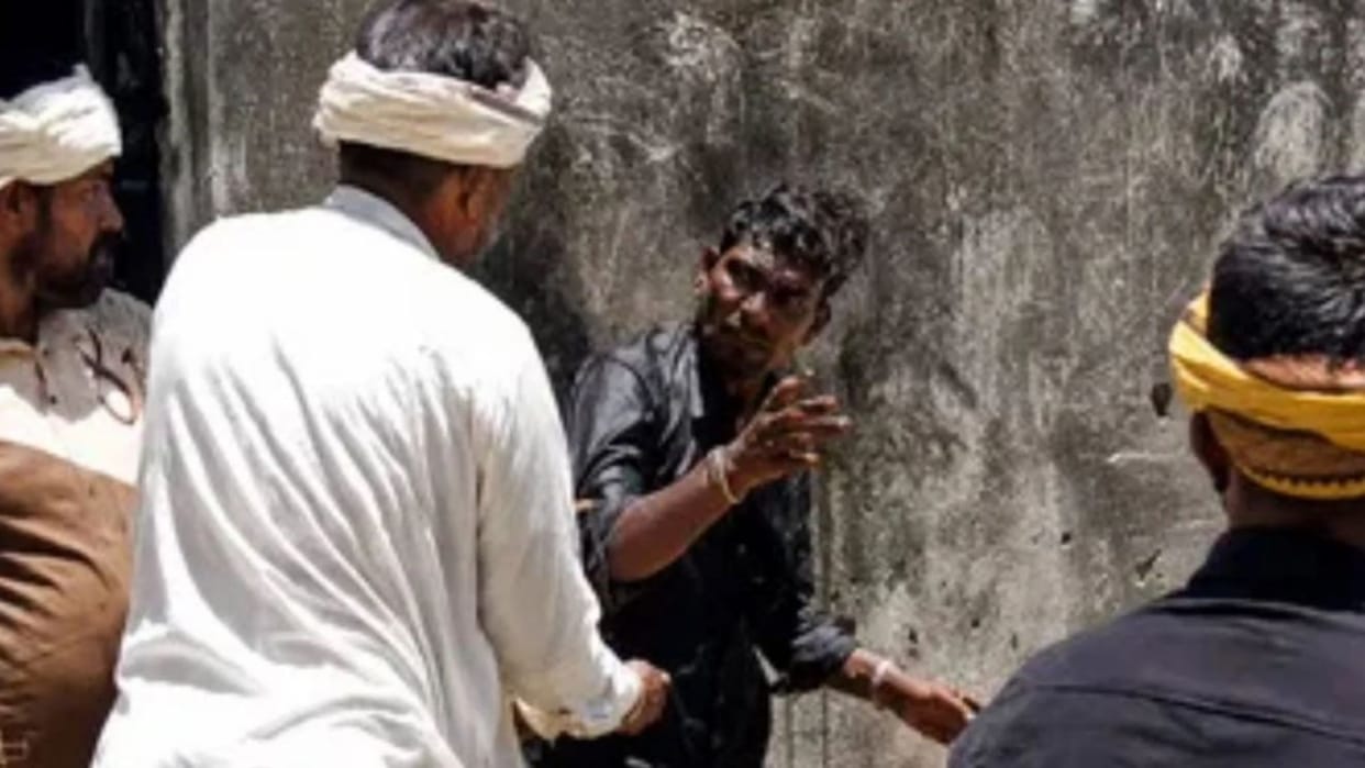 Udaipur News: Man Hung from Tree and Brutally Assaulted, Social Media Video Goes Viral; Police Launch Probe