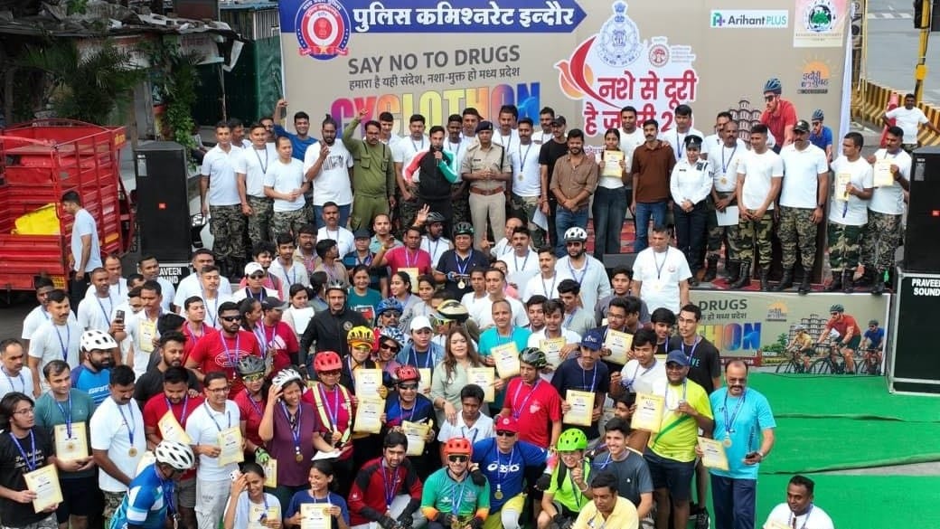 indore-news-police-cyclothon-anti-drug-awareness-campaign-palasia-rajwada