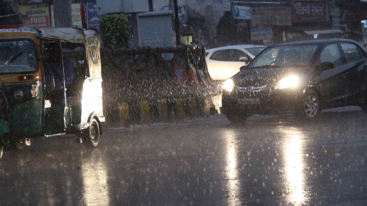 Jhansi: Monsoon active again; rain expected for a week
