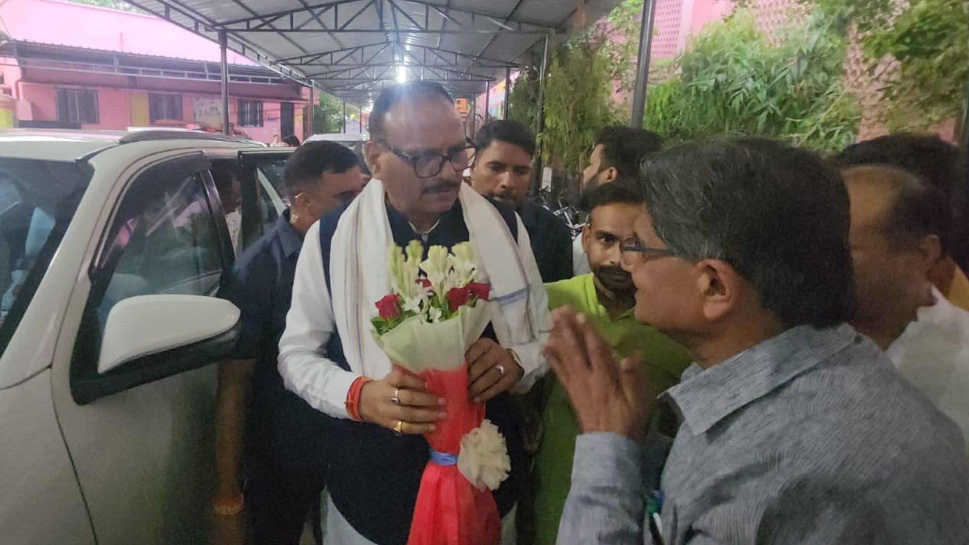 Deputy CM Brajesh Pathak Folded hands before woman and had patient bedsheet changed at hospital in Varanasi