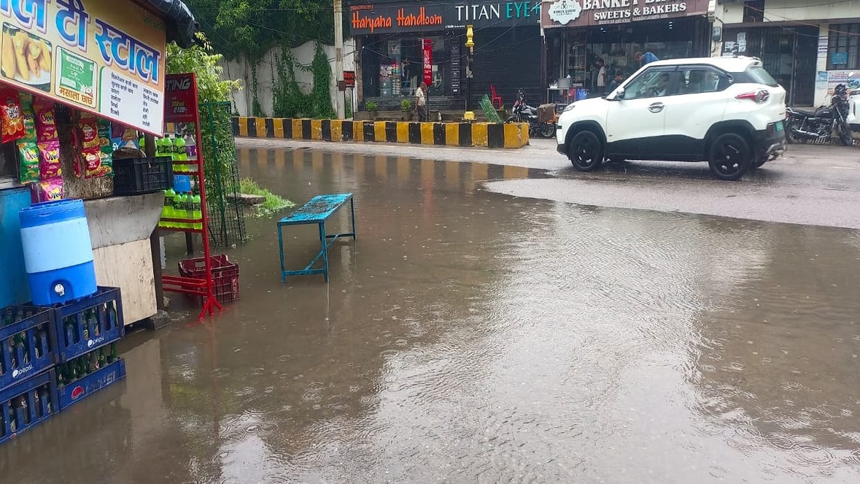 road waterlogged due to heavy rain in lakhimpur kheri