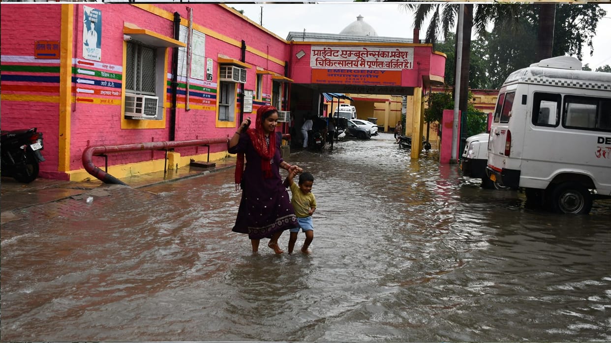 City submerged in Gorakhpur after heavy rain; waterlogging adds to the woes.