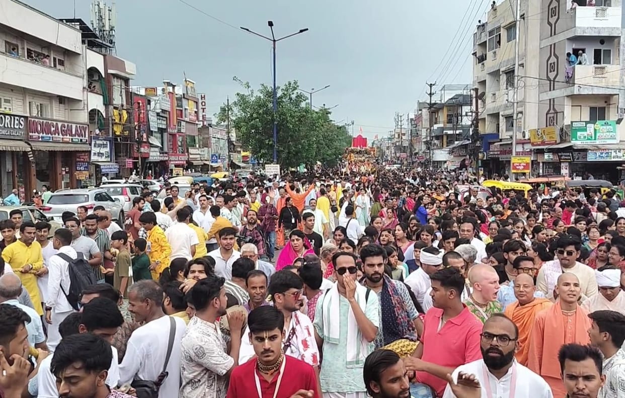 Indore News: ISKCON Temple's Jagannathpuri Yatra taken out in Indore; devotees sway in devotion to Krishna.