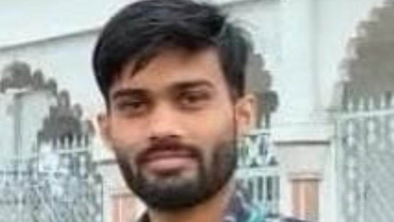 मृतक सुंदर की फाइल फोटो।