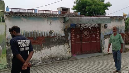 सांप से डसवाकर पति का कत्ल: पोस्टमार्टम न कराने की जिद पर अड़ी थी दामिनी, मौत के बाद प्रेमी संग किया था ये काम Meerut Snake Murder Husband murdered by snakebite Wife Damini insisted against post-mortem lover Tushar