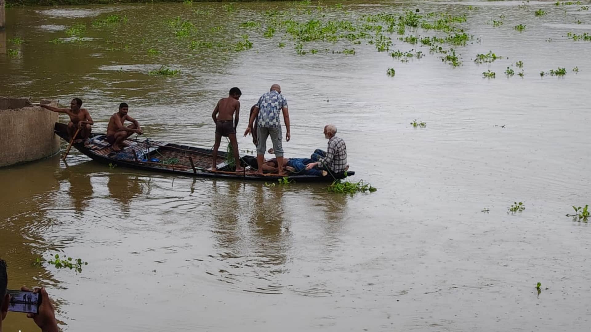 Pratapgarh News Three teenagers, including two brothers, drowned in the river while out for an outing