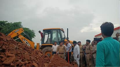 Spire of Baba Baijnath Temple collapses in Sant Kabir Nagar; Shivling sinks into the soil.