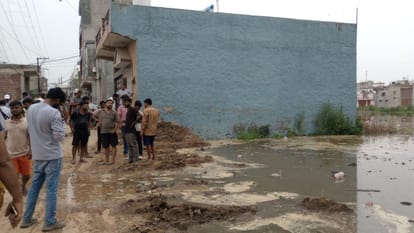 Ten thousand people affected and many displaced after an embankment along Hindon River breached in Ghaziabad
