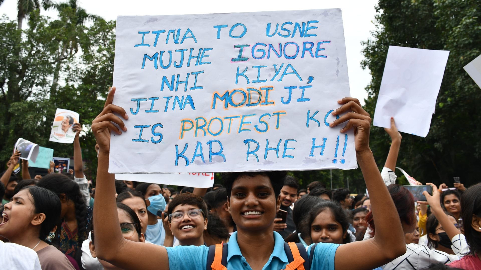 BHU campus Over 3,000 students protest clash with police in Varanasi