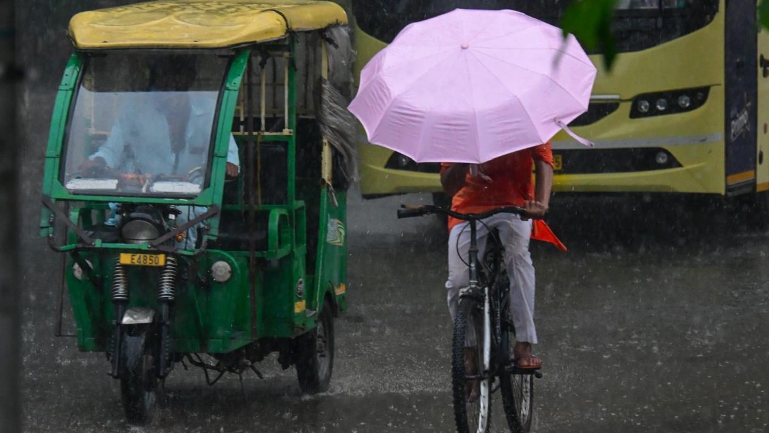 Essential Things to Carry Before Stepping Out During Monsoon