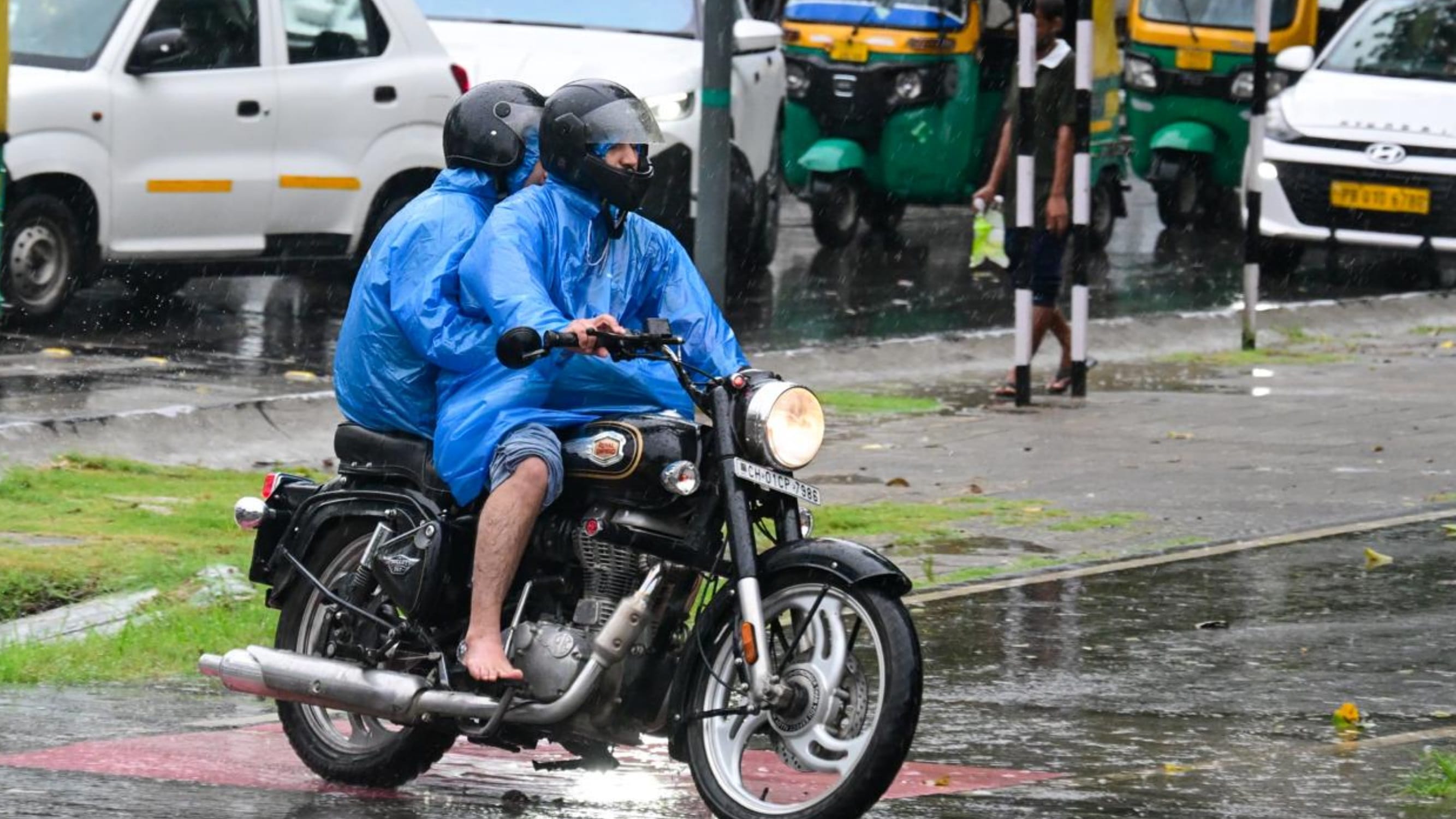 Essential Things to Carry Before Stepping Out During Monsoon