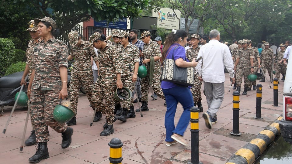 Internet suspended in New Delhi Jantar Mantar protest directions Google Maps stopped working