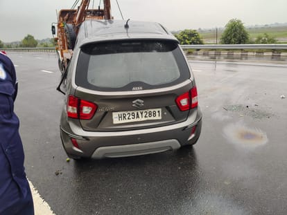 Car overturns on expressway, driver seriously injured