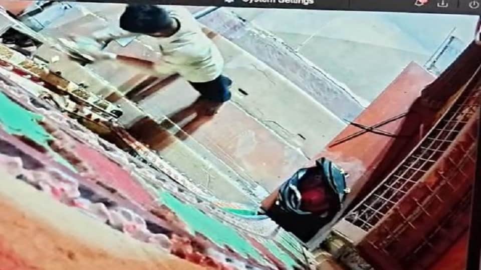 Donation Box Broken at Dwarkadhish Temple in Mathura