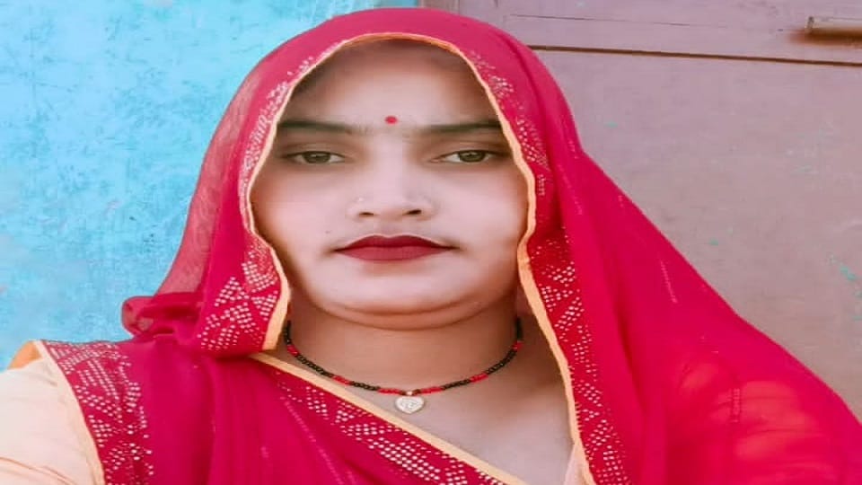Woman Dies of Electric Shock While Fixing Fan Wire in Mainpuri