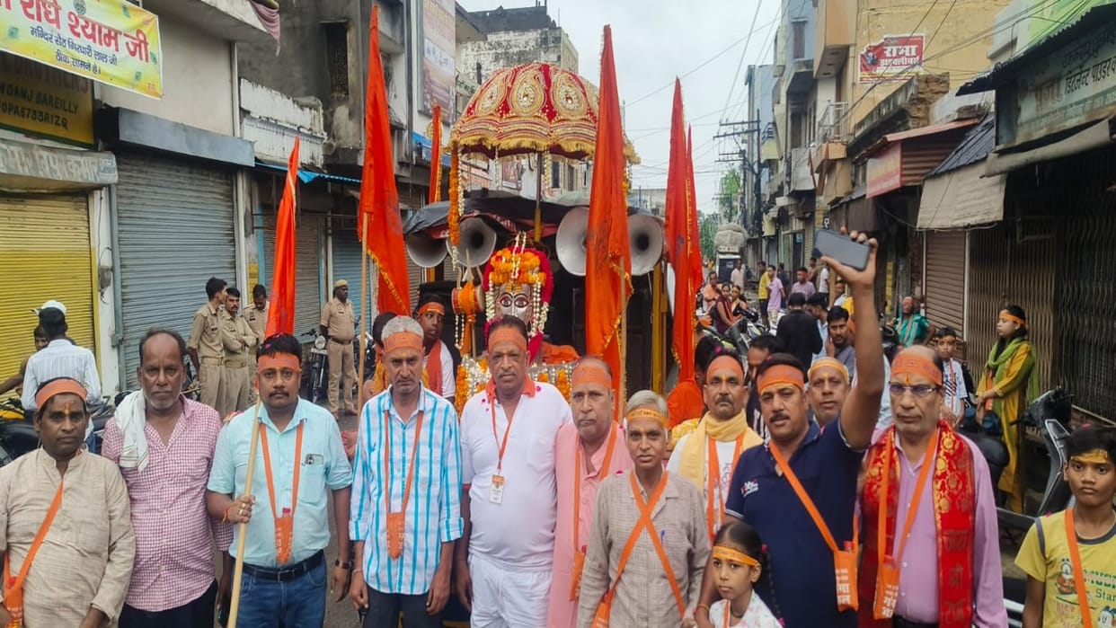 Thousands of Shiva devotees gathered in the Jalabhishek procession in Bareilly