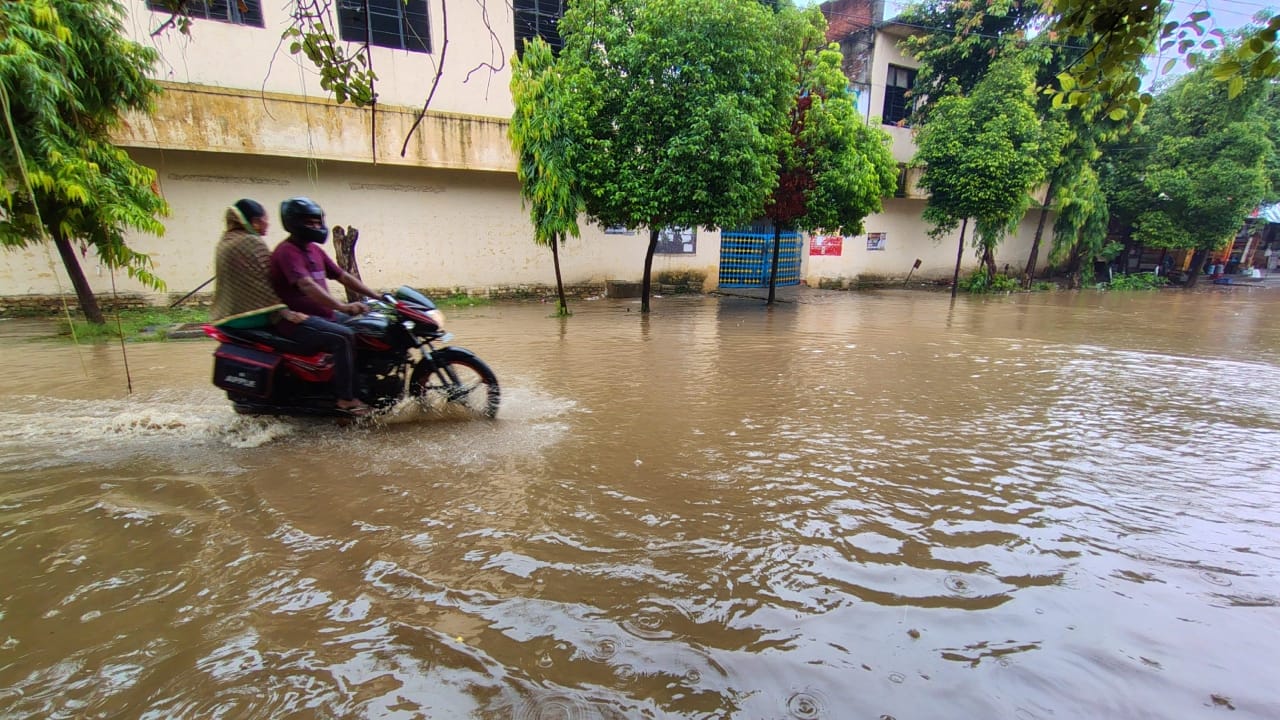 Rain exposes the reality of the drainage system water logging in several areas of the bareilly city