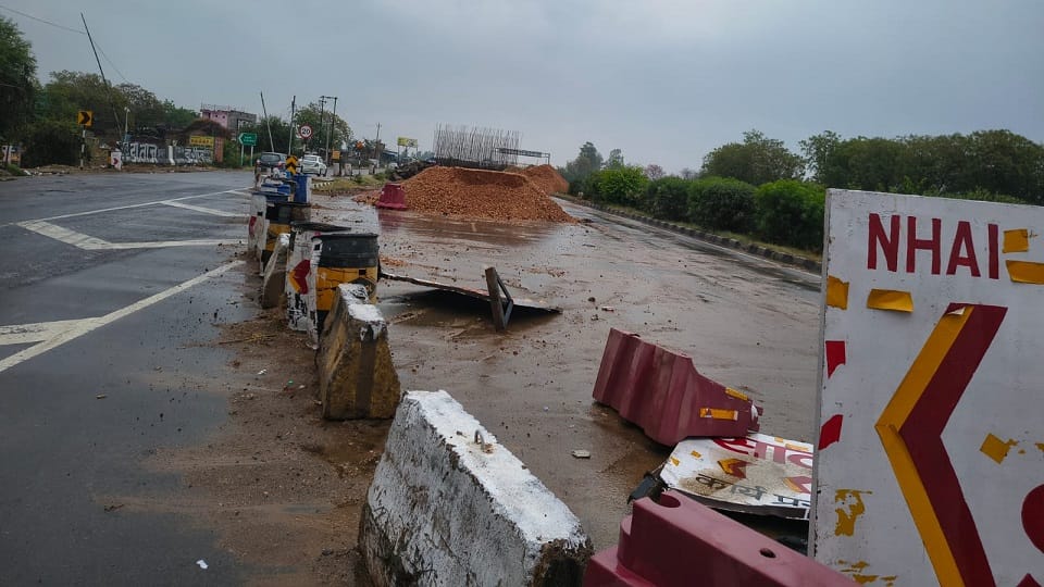 UP: आगरा-इटावा हाईवे पर बढ़ेगी रफ्तार, अगले साल खुलेंगे आठ अंडरपास; निर्माण कार्य हुआ तेज Construction of Eight Underpasses on Agra-Etawah Highway Gains Pace, Set to Open by August Next Year