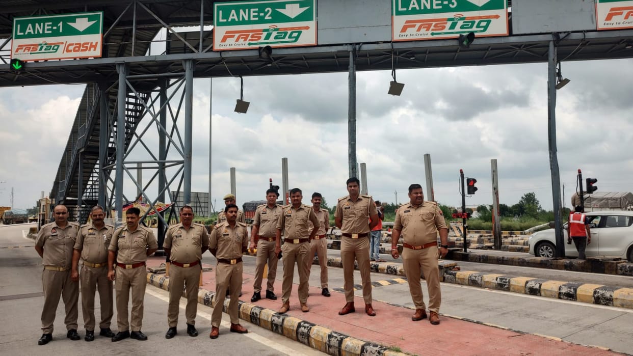 Meerut: Police Intensify Checks at Toll Plaza to Stop Farmers’ Delhi March