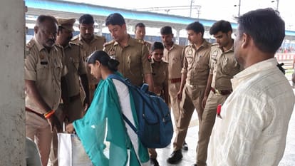Bomb scare causes panic at Janghai Junction jaunpur intensive search lasts two hours  nothing found
